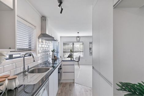 Photo of property in 1/53 Girrahween Drive, Totara Vale, Auckland, 0629