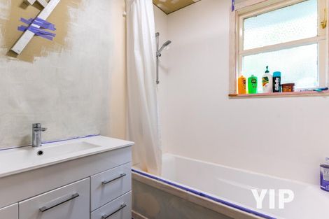 Photo of property in 106 Ruskin Road, Newlands, Wellington, 6037