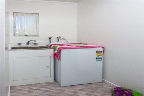 Photo of property in 16/9 Campbell Close, Whangamata, 3620