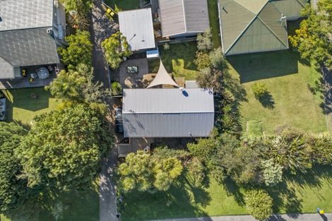 Photo of property in 615 Swanson Road, Swanson, Auckland, 0612