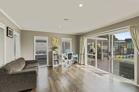 Photo of property in 3 Keene Drive, Bell Block, New Plymouth, 4312