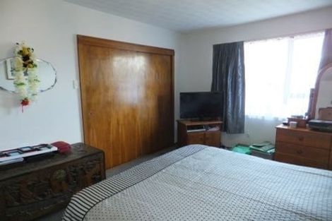 Photo of property in 11 Oakley Crescent, Hornby, Christchurch, 8042