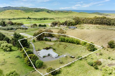 Photo of property in 1300 Waimarama Road, Waimarama, Havelock North, 4294