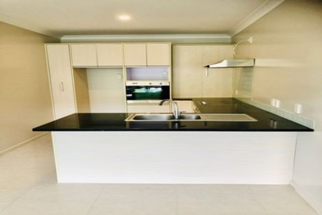 Photo of property in 5/44 Carlos Drive, Flat Bush, Auckland, 2016