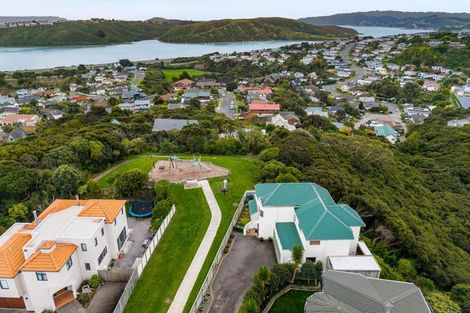 Photo of property in 10 Glengavel Grove, Papakowhai, Porirua, 5024