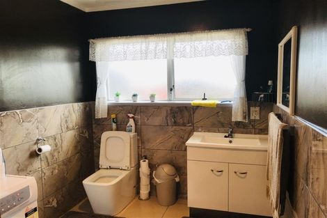 Photo of property in 5 Lendenfeld Drive, Papatoetoe, Auckland, 2025