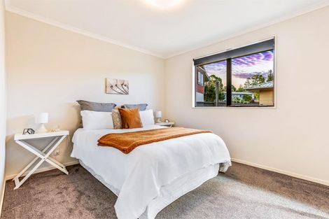 Photo of property in 2/4 Elizabeth Drive, West Harbour, Auckland, 0618
