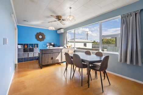 Photo of property in 14 Wilson Street, Bulls, 4818