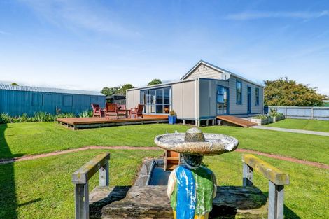 Photo of property in 10 Tauranga-a-ika Street, Manaia, 4612
