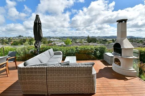 Photo of property in 9 Seagate Place, Red Beach, 0932