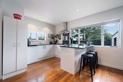 Photo of property in 2 Riserra Drive, Ranui, Auckland, 0612