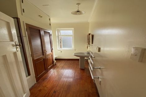 Photo of property in 58f1 Brougham Street, Mount Victoria, Wellington, 6011