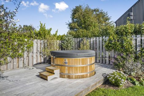 Photo of property in 2 Matai Grove, Greytown, 5712