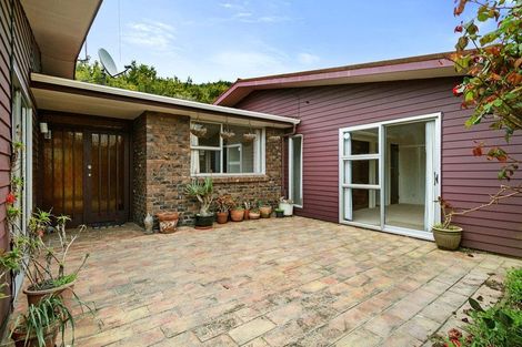Photo of property in 94 Larsen Crescent, Tawa, Wellington, 5028
