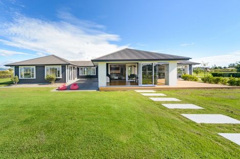 Photo of property in 33 Hartwell Drive, Kelvin Grove, Palmerston North, 4470