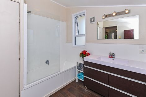 Photo of property in 14a Helvetia Road, Pukekohe, 2120