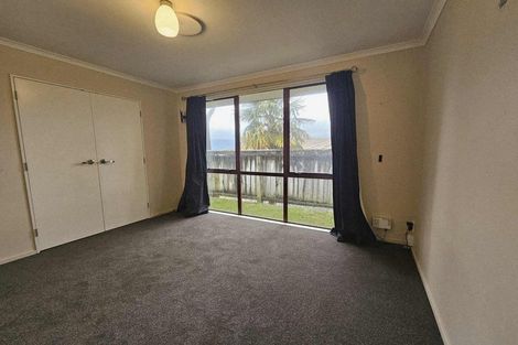 Photo of property in 37 Mcewen Crescent, Riverstone Terraces, Upper Hutt, 5018