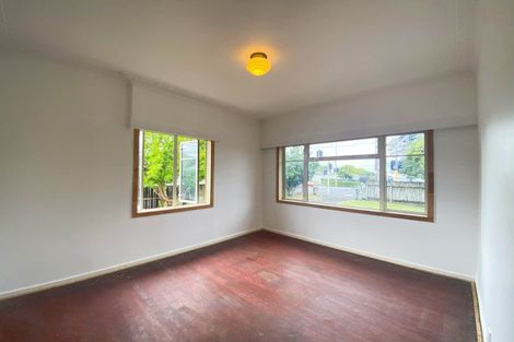 Photo of property in 277 Hobsonville Road, Hobsonville, Auckland, 0618