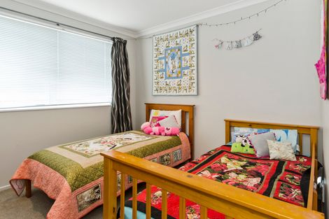 Photo of property in 2 Puriri Road, Pukekohe, 2120