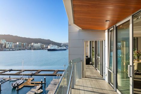 Photo of property in Clyde Quay Wharf, 3b/2 Clyde Quay Wharf, Te Aro, Wellington, 6011