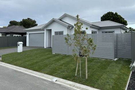 Photo of property in 17 George Yee Place, Taradale, 4112