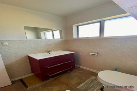 Photo of property in 2/54 Kenderdine Road, Papatoetoe, Auckland, 2025