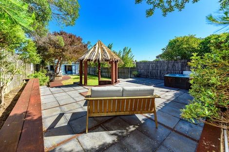 Photo of property in 16 Tovey Street, New Brighton, Christchurch, 8061
