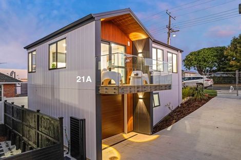 Photo of property in 21e Knights Road, Rothesay Bay, Auckland, 0630