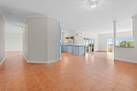 Photo of property in 114 Point View Drive, East Tamaki Heights, Auckland, 2016