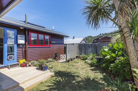 Photo of property in 48f1 Lyall Parade, Lyall Bay, Wellington, 6022