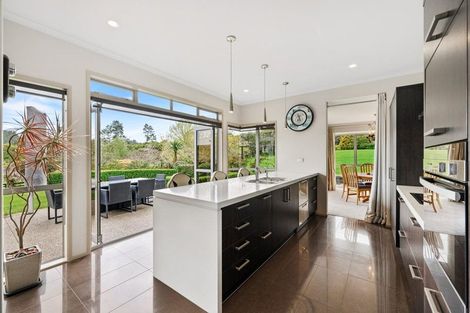 Photo of property in 175 Oraha Road, Kumeu, 0892