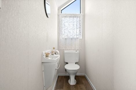 Photo of property in 1/56 Aberdeen Road, Campbells Bay, Auckland, 0620