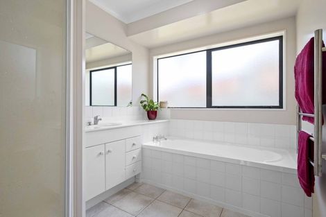 Photo of property in 114d Sandspit Road, Waiuku, 2123