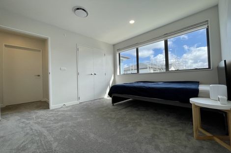 Photo of property in 10 Silvereye Road, Hobsonville, Auckland, 0616