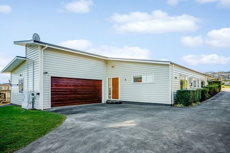 Photo of property in 21 Tasman Close, Aotea, Porirua, 5024