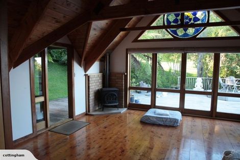 Photo of property in 122 Lone Kauri Road, Karekare, New Lynn, 0772