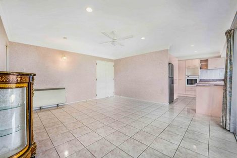 Photo of property in 2 Oakwood Place, Pukekohe, 2120