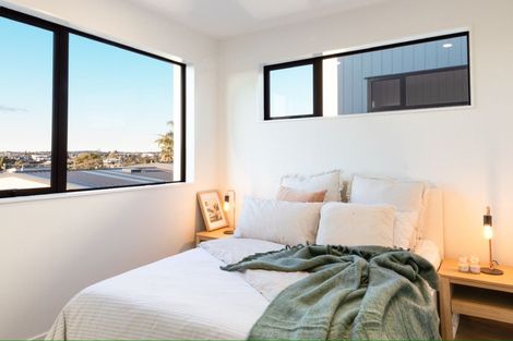 Photo of property in 13 Paetai Lane, Te Atatu Peninsula, 0610