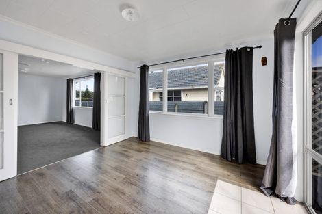 Photo of property in 9 Manawapou Road, Hawera, 4610