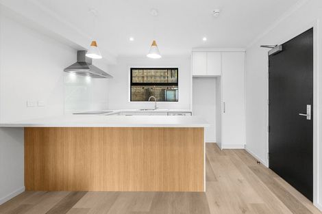 Photo of property in 2/12 Ruakiwi Road, Hamilton Lake, Hamilton, 3204