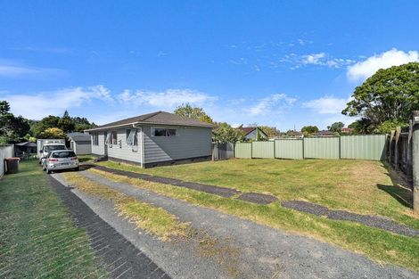 Photo of property in 6 Karina Place, Glen Eden, Auckland, 0602