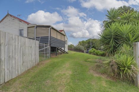 Photo of property in 2 Trounson Avenue, Clendon Park, Auckland, 2103