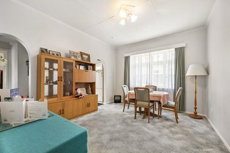 Photo of property in 104 Apu Crescent, Lyall Bay, Wellington, 6022