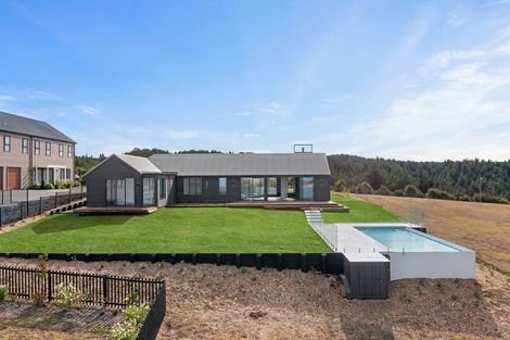 Photo of property in 32 Taha Puke Road, Okura Bush, Silverdale, 0794