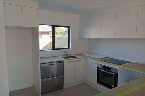 Photo of property in 216b Lake Road, Northcote, Auckland, 0627