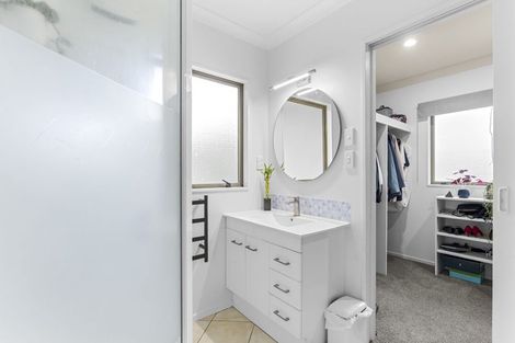 Photo of property in 18 Parris Street, Moturoa, New Plymouth, 4310