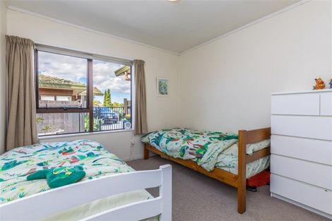 Photo of property in 11 Javelin Place, West Harbour, Auckland, 0618