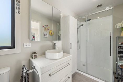 Photo of property in 28 Mata Place, Kinloch, Taupo, 3377