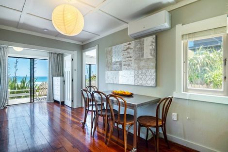 Photo of property in 20 Garden Road, Piha, New Lynn, 0772