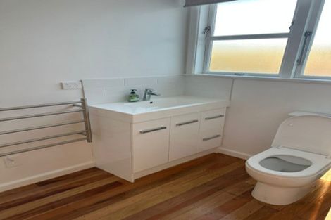 Photo of property in 5 Larsen Crescent, Tawa, Wellington, 5028